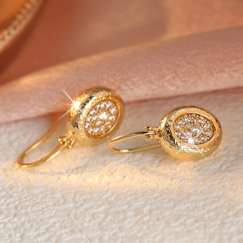 Micro-Set Zirconia Stud Earrings with Hammering Texture